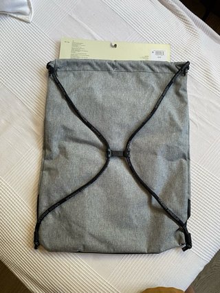 Mochila Under Armour Gris y Negra