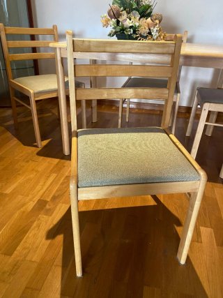 Mesa y 4 Sillas Comedor/Cocina Madera
