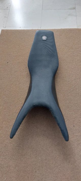 Asiento Moto Touring Negro para Husqvarna 701