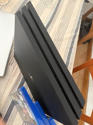 Console PS4 Pro Nera + 3 Giochi