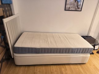 Cama individual IKEA con canapé y colchón