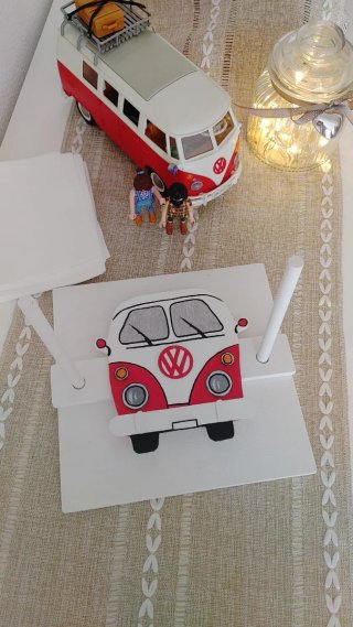 Servilletero de madera hecho y pintado a mano