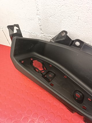 Xmax 400 300 125 Yamaha 17-22 plasticos reposapies