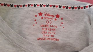 Camiseta Disney Mickey y Minnie Corazón Gris L M