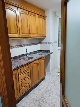 Se alquila piso en Villena (Alicante)