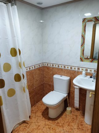 Se alquila piso en Villena (Alicante)