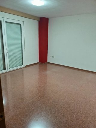 Se alquila piso en Villena (Alicante)