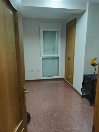 Se alquila piso en Villena (Alicante)