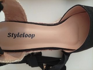 Alpargatas negras Styleloop con cintas.