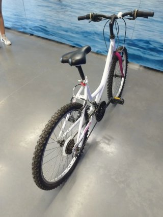 Bicicleta Montaña 24 Blanca y Rosa