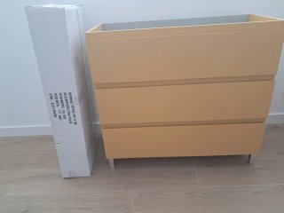 Mueble de baño 3 cajones con lavabo.