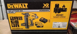 Maletín DeWalt DCN890P2 18V