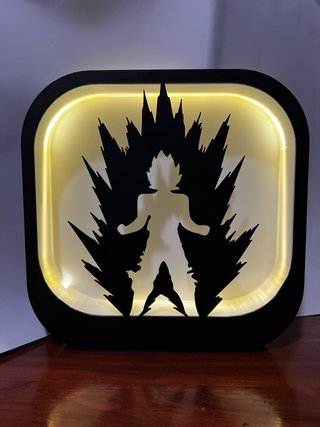 Lámpara Diseño Goku Super Saiyan