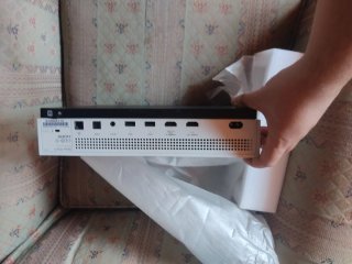 Xbox One S 500GB con scatola e 2 giochi