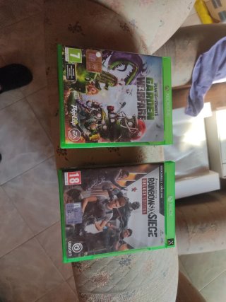 Xbox One S 500GB con scatola e 2 giochi