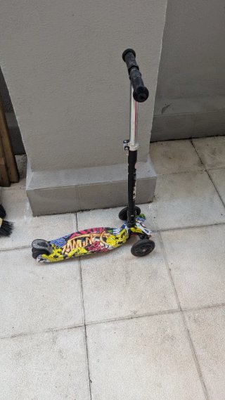 Patinete infantil 3 ruedas graffiti