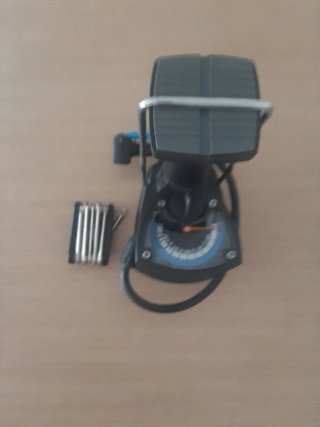 Hinchador de pie y herramienta multiusos para bici