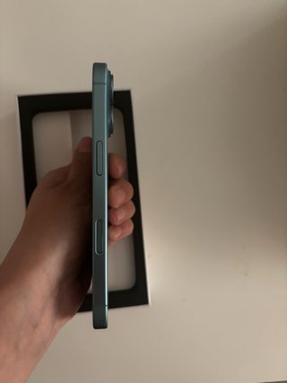 iPhone 16