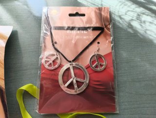 Pack Accesorios Hippie: Gafas y Collar
