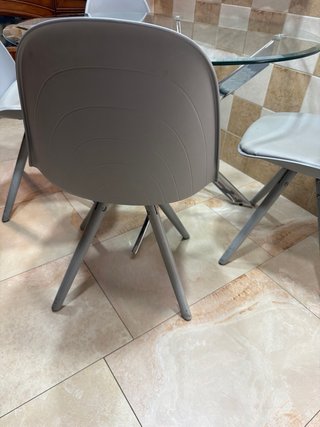 Mesa redonda cristal y 4 sillas