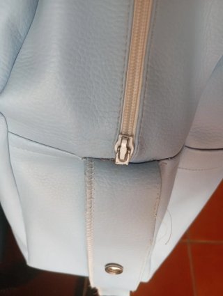 Bolso piel celeste