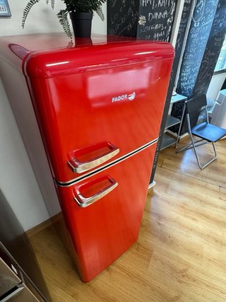 Nevera Roja Fagor Pequeña