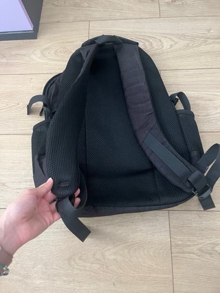 Mochila de viaje negra