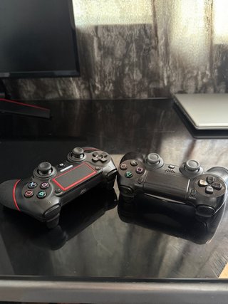 Mandos PS4: 1 Original + 1 Compatible