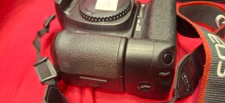 Canon EOS 20D + BG-E2 Grip