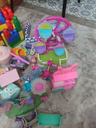 Lote de juguetes varios