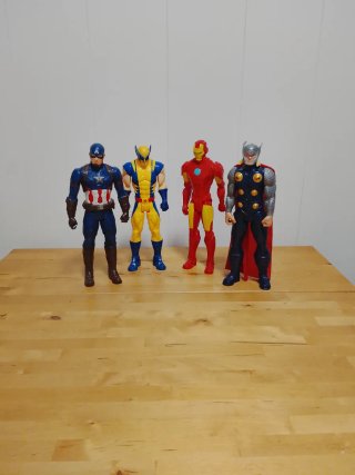 Pack 4 Figuras Marvel: Capitán América, Wolverine,