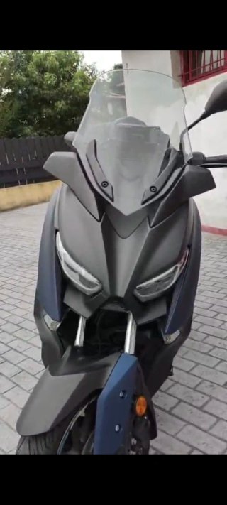 Yamaha XMAX 400 Maxi Scooter
