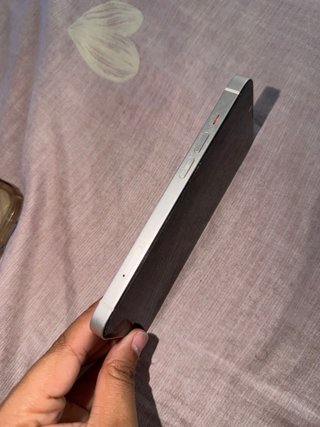 iPhone 13 Bianco - 6 mesi di utilizzo
