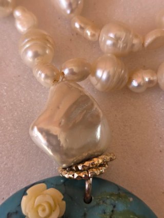 Collana con pendente corallo rosso e perla