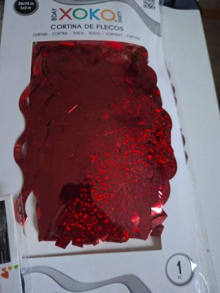 Cortina de flecos XOXO roja