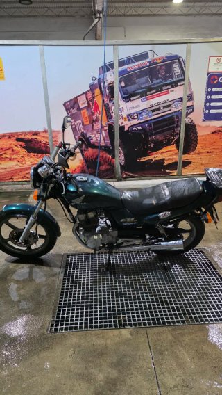 Honda CB250 verde