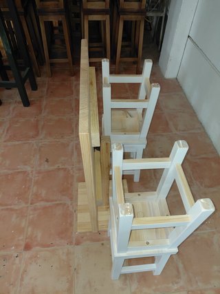 Mesas plegables madera maciza. Sillas taburetes