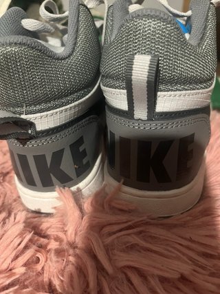 Botas Nike grises y azules