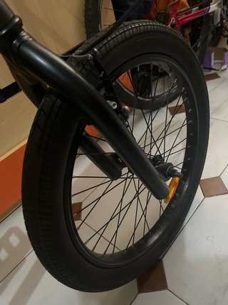 Bicicleta BMX negra