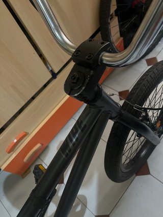 Bicicleta BMX negra