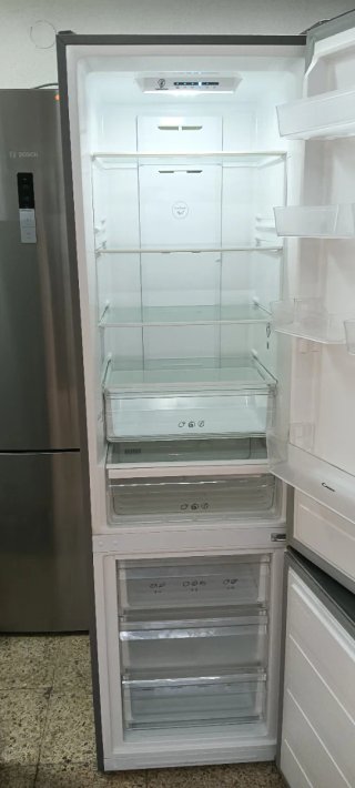 NEVERA COMBI CANDY NO FROST ENERGÍA A+