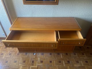 Cómoda de salón de madera