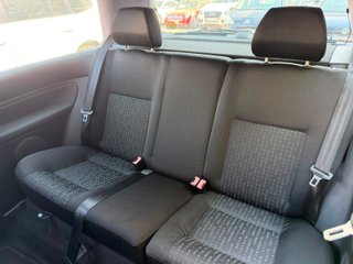 VOLKSWAGEN GOLF 1.6 I 100 CV UNICO DUEÑO