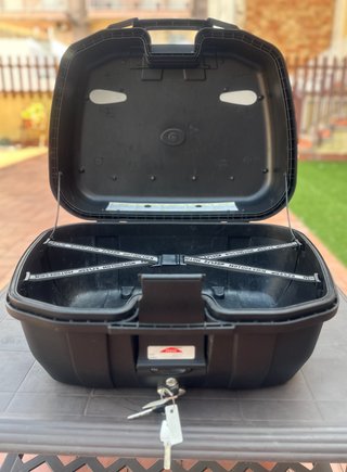 Baúl Givi Trekker 52 Aluminio + Respaldo Original.