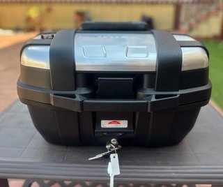 Baúl Givi Trekker 52 Aluminio + Respaldo Original.