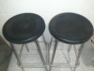 Taburetes de bar.