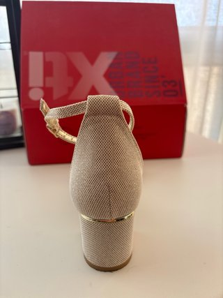 Sandalias doradas Xti talla 38