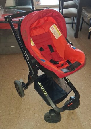 Carro de paseo Explorer rojo