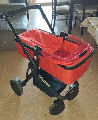 Carro de paseo Explorer rojo