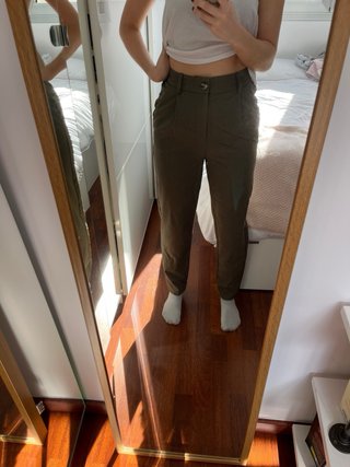 Pantalón verde caqui de vestir